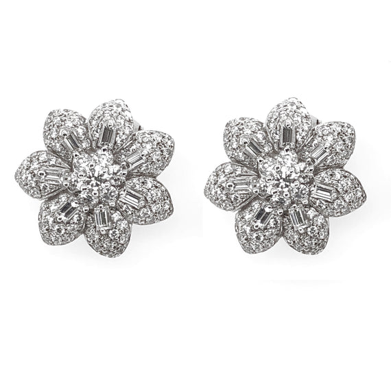 Contemporary flower diamonds 4.55 carat platinum earrings